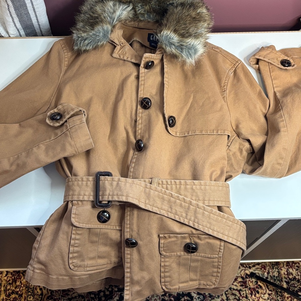 GAP Women's short trench/hunter style jacket